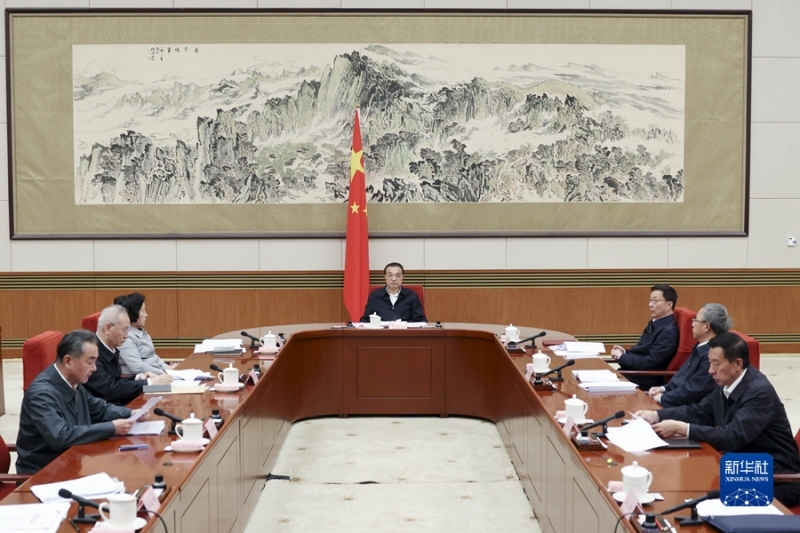 Thủ tướng Trung Quốc yêu cầu tăng cường khai thác dầu khí đối phó tình trạng thiếu than